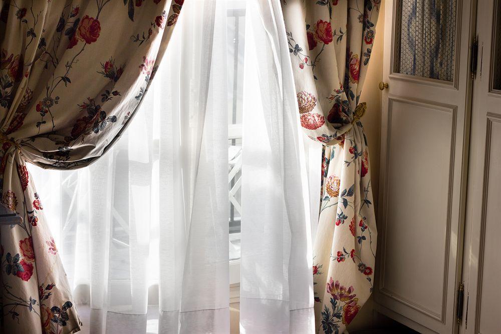 Hotel Caron De Beaumarchais Parigi Esterno foto