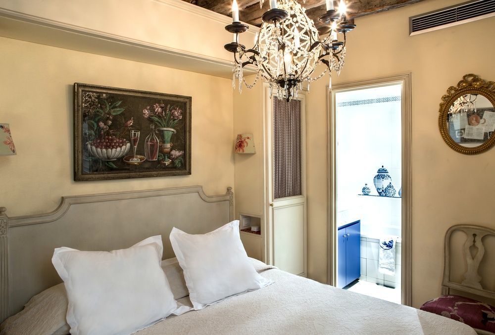 Hotel Caron De Beaumarchais Parigi Esterno foto