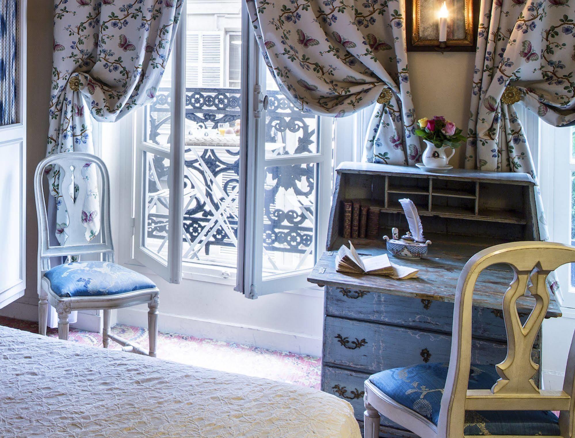 Hotel Caron De Beaumarchais Parigi Esterno foto