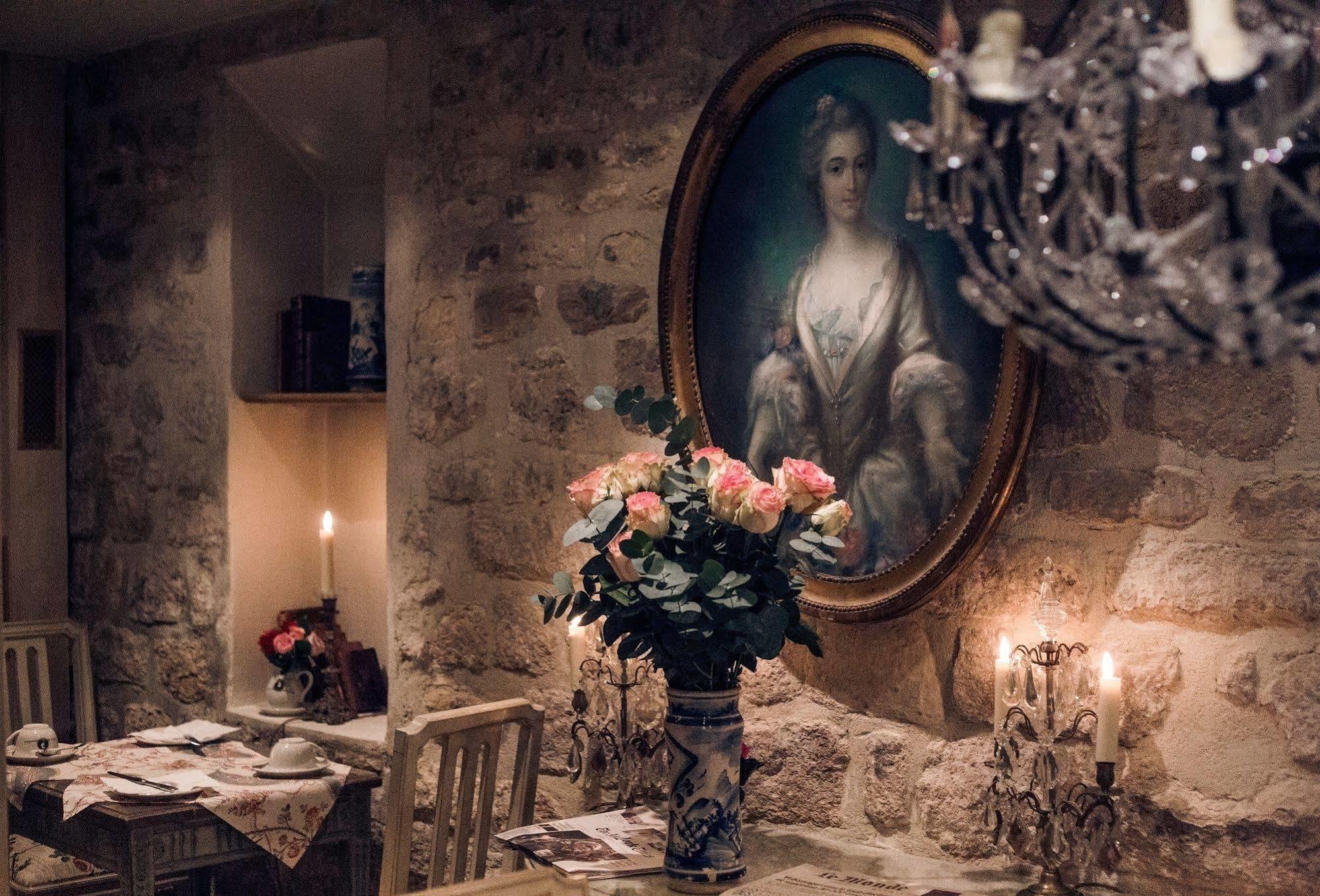Hotel Caron De Beaumarchais Parigi Esterno foto
